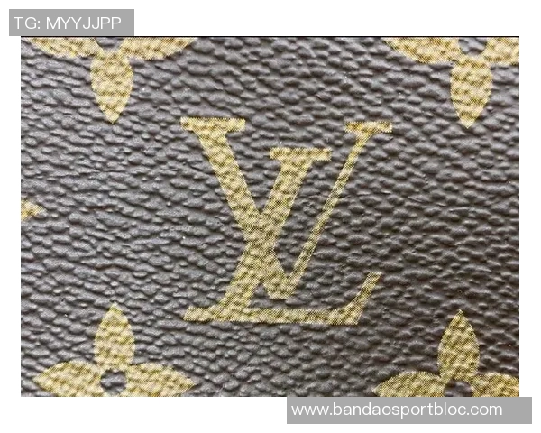 科曼告别拜仁送前队友奢华LV包包引发热议